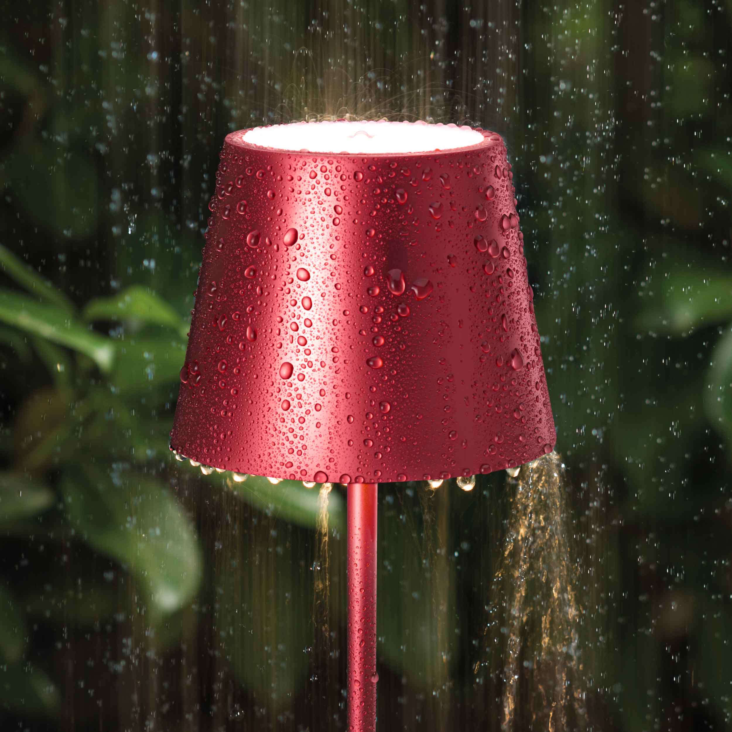 Sigor Nuindie Mini Akku-Tischleuchte in Kirschrot dank IP54 regenfest