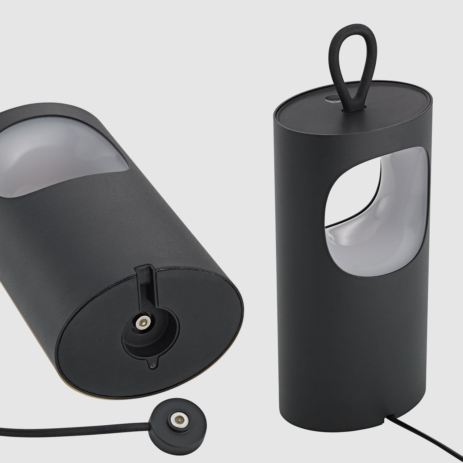 Sigor Lunari Akku-LED-Tischleuchte wird durch magnetischen Ladepuk aufgeladen der automatisch an der Unterseite einrastet ohne Kabel-Gefummel