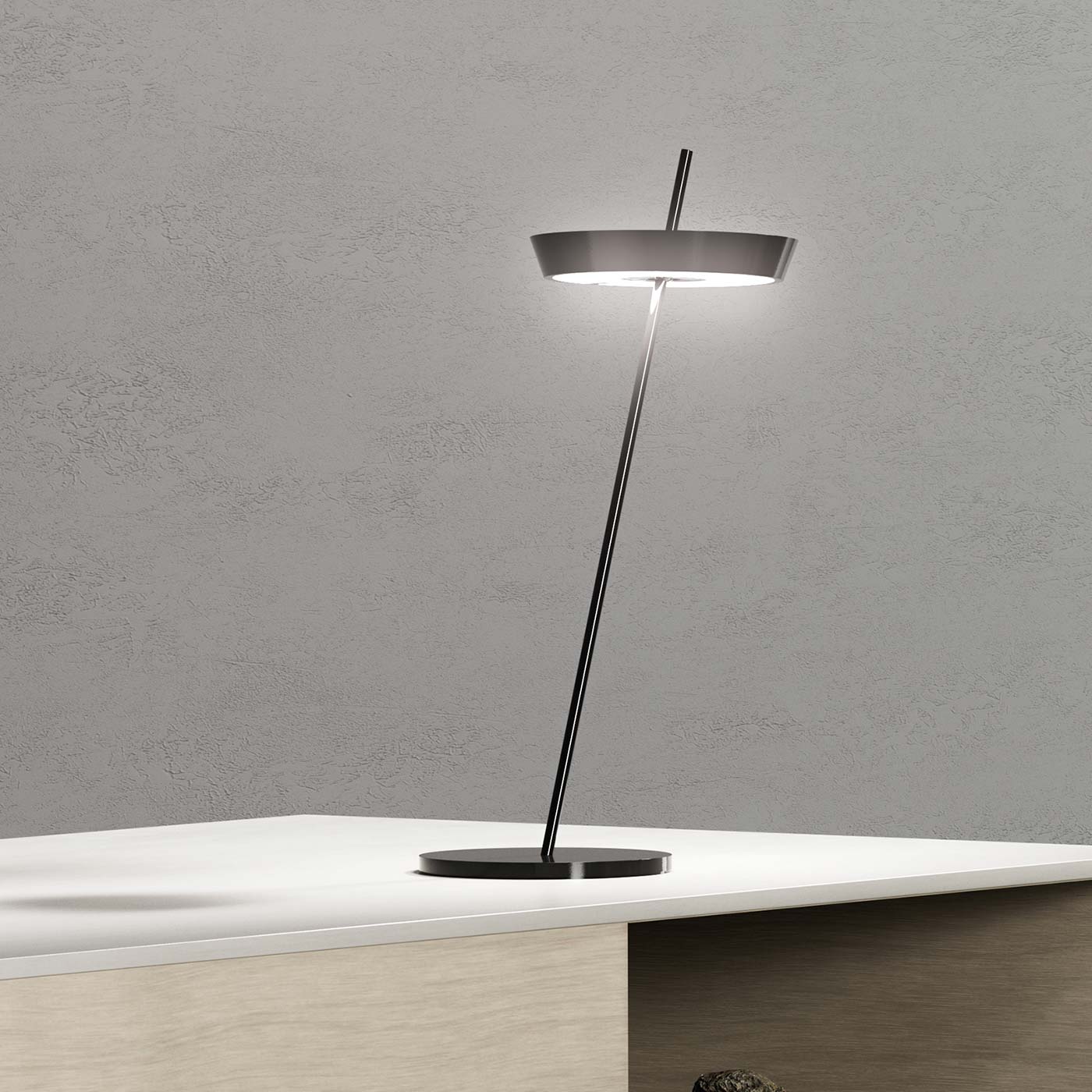 Sigor Mahina Akku-Tischleuchte auf Sideboard #Farbe_Keramikschwarz