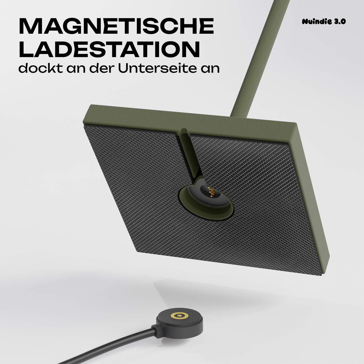 Einfach zu laden: Sigor Nuindie 3.0 Akku-Tischleuchte mit dem magnetischen Ladestecker in #Farbe_Tannengrün