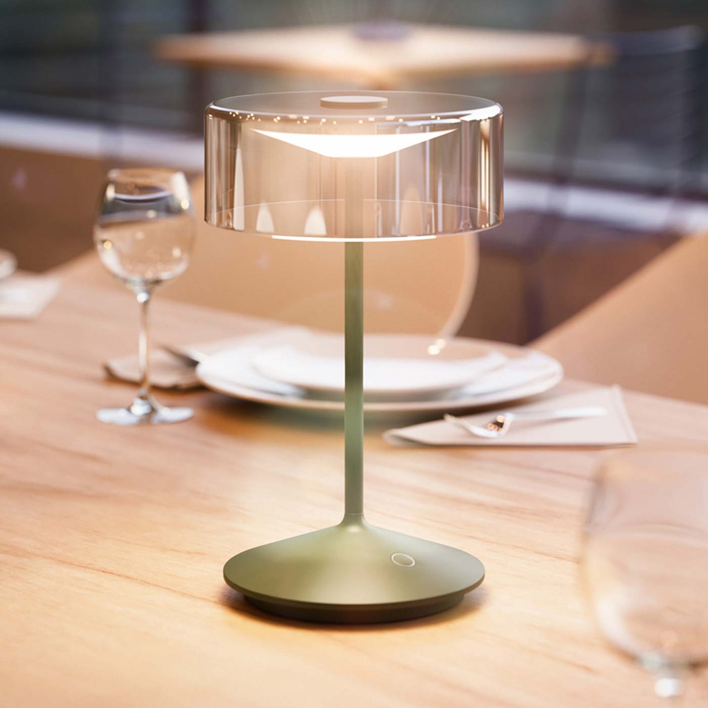 Sigor Numotion Akku-Tischleuchte mit Glasschirm in #Farbe_Tannengrün