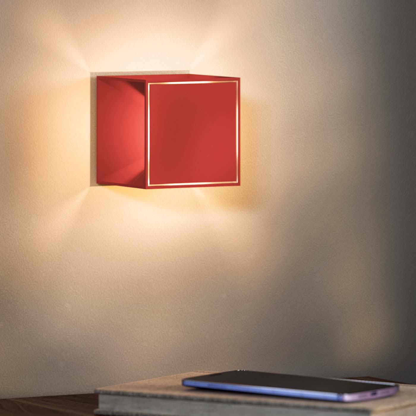 Sigor Nutalis mini Akku-Tischleuchte an der Wand #Farbe_Feuerrot