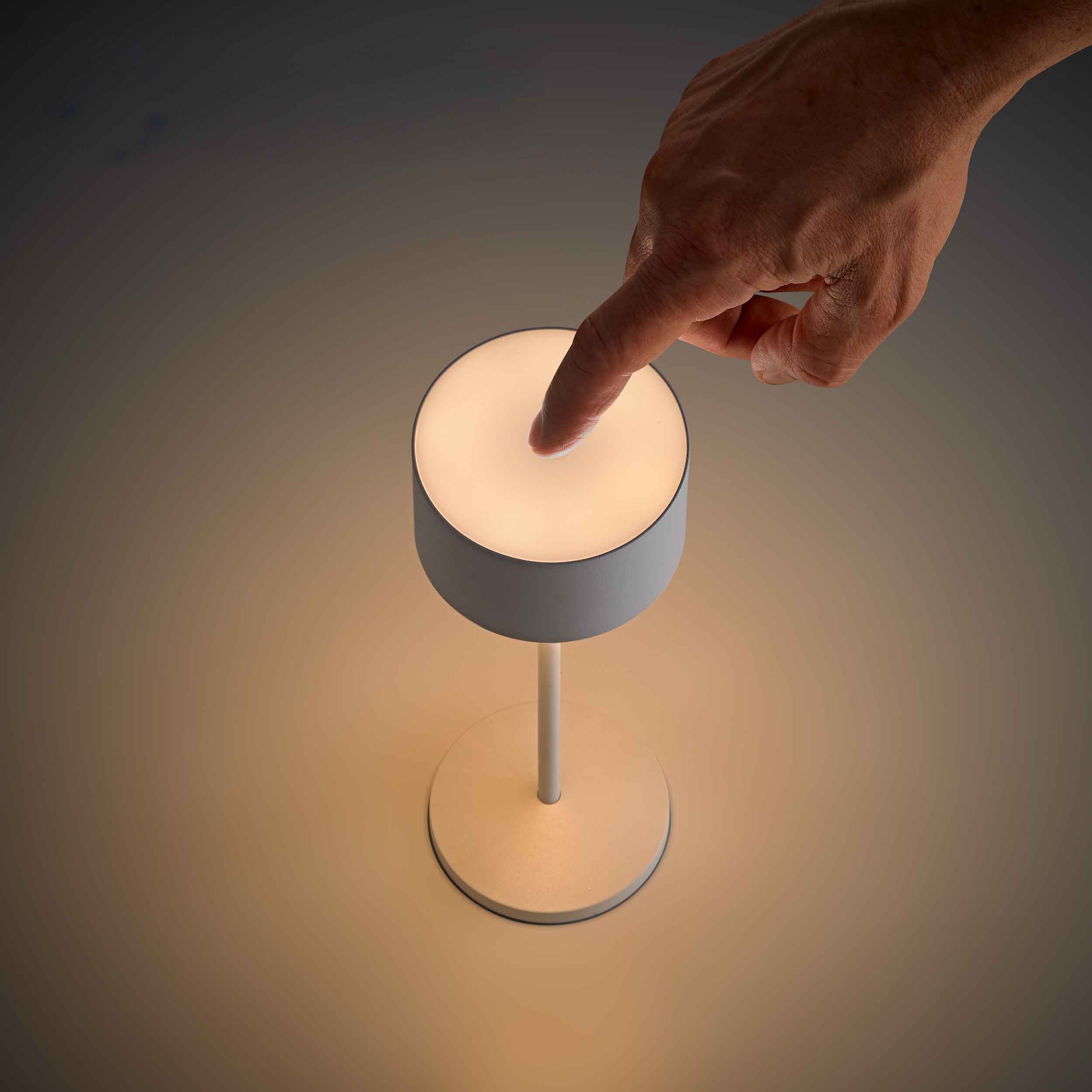 Sigor Veluna LED-Tischleuchte mit Touch-Steuerung ermöglicht stufenlose Dimmung für präzise Lichtanpassung je nach Bedarf