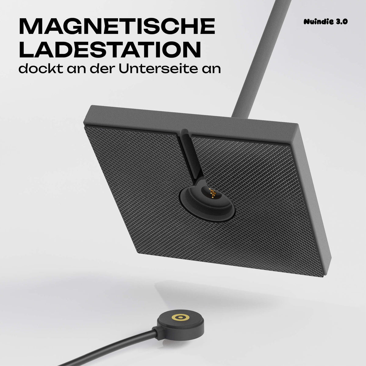 Einfach zu laden: Sigor Nuindie 3.0 Akku-Tischleuchte mit dem magnetischen Ladestecker in #Farbe_Graphitgrau